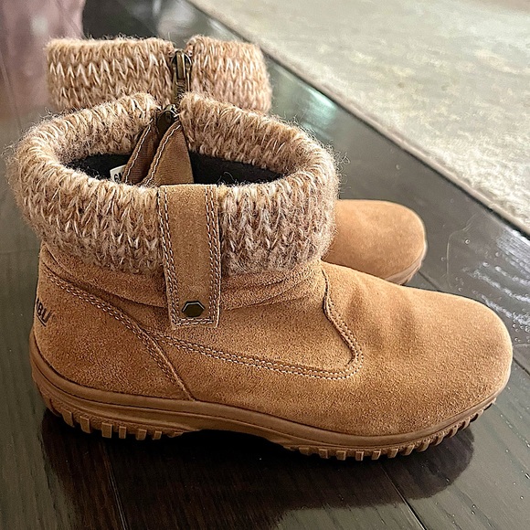 Khombu Laura Suede Leather Boots with Knit Trim in Chestnut Brown - Picture 16 of 16